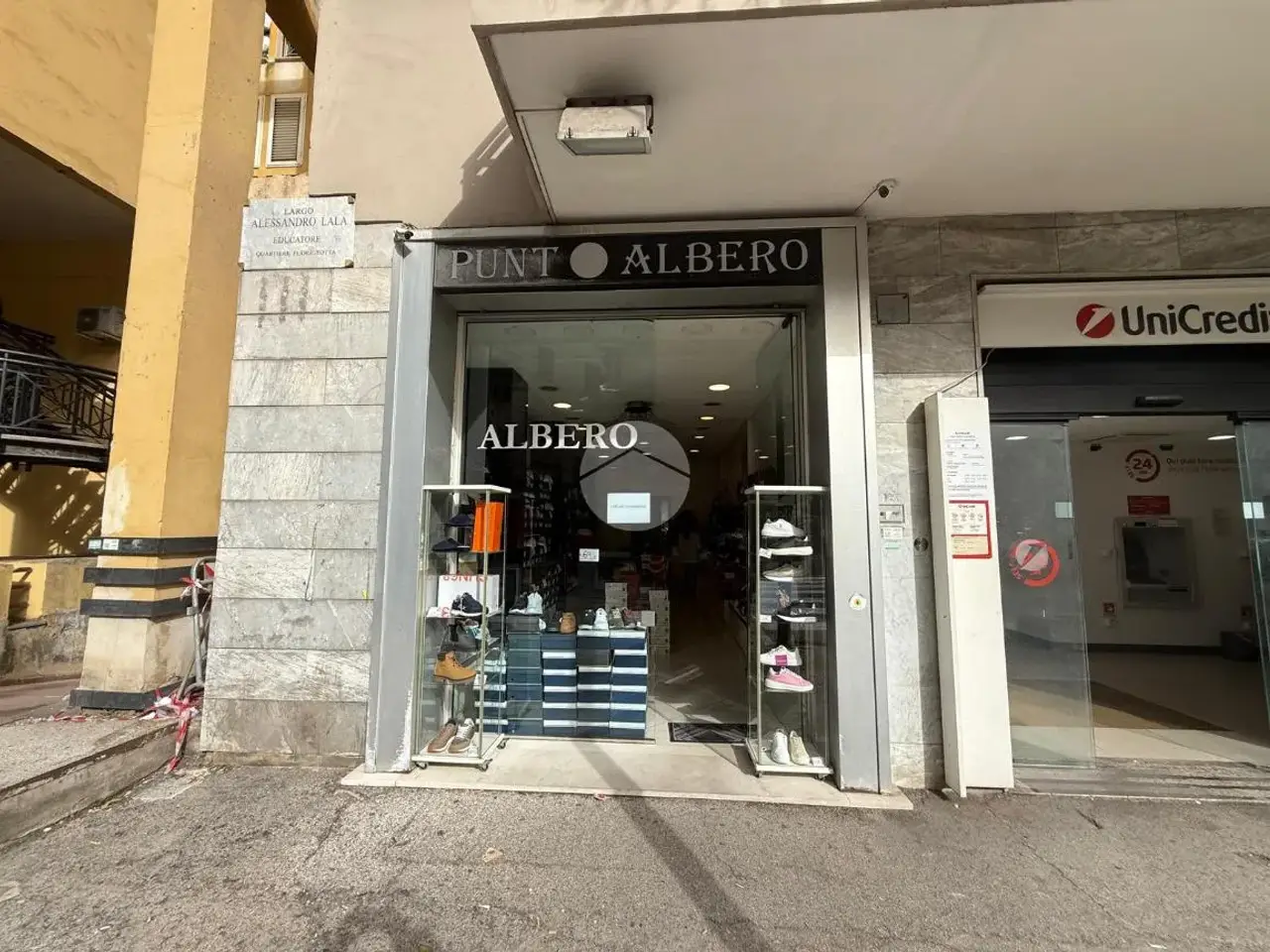 Negozio in Largo Alessandro Lala 13, Napoli, {3} - Foto 2