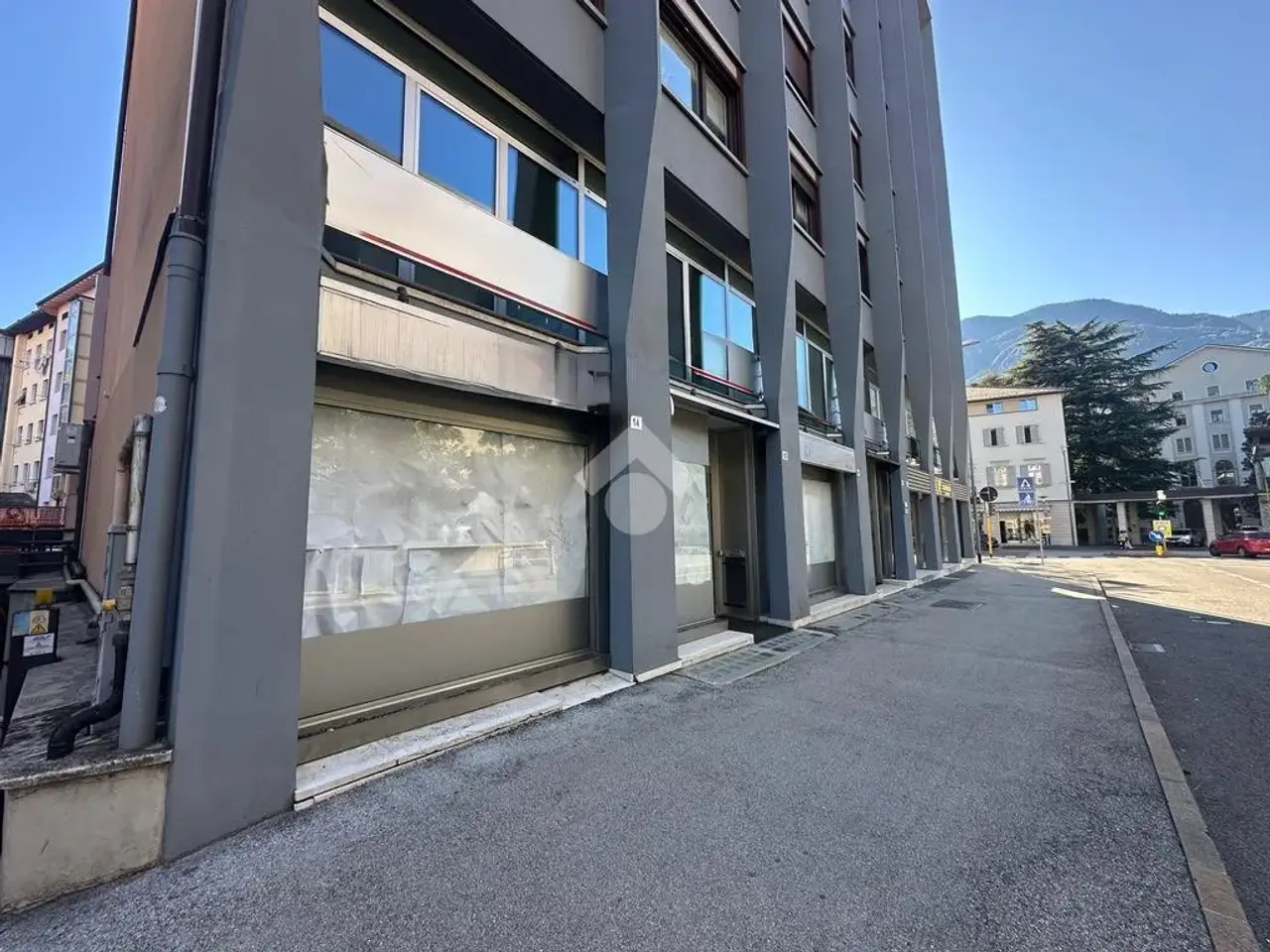 Negozio in Via Piave 12, Trento, {3} - Foto 1