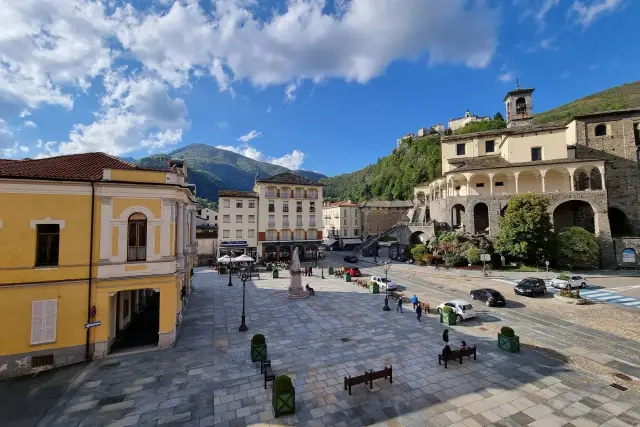 4-room flat in Piazza Vittorio Emanuele II, Varallo - Photo 1