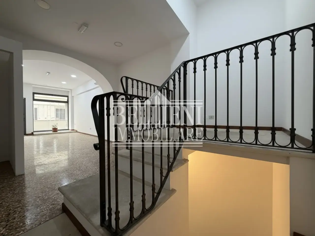 Negozio in Stradella dei Nodari, Vicenza, {3} - Foto 1