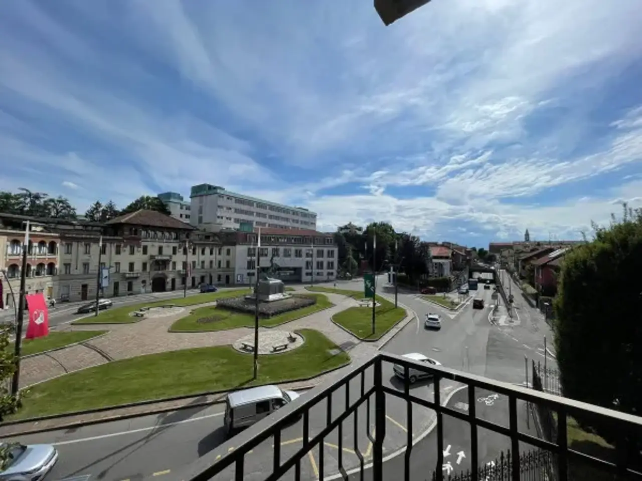 Ufficio in Piazza Monumento, Legnano, {3} - Foto 1