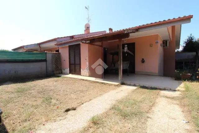 Villa in Via delle Galassie 7, Ardea - Foto 1