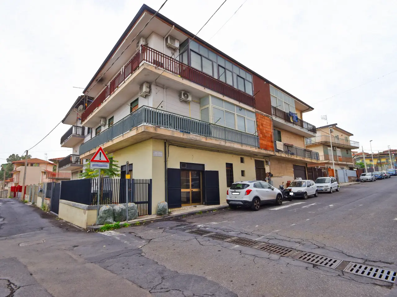 Negozio in Via Piano del Lupo 26, Misterbianco, {3} - Foto 1