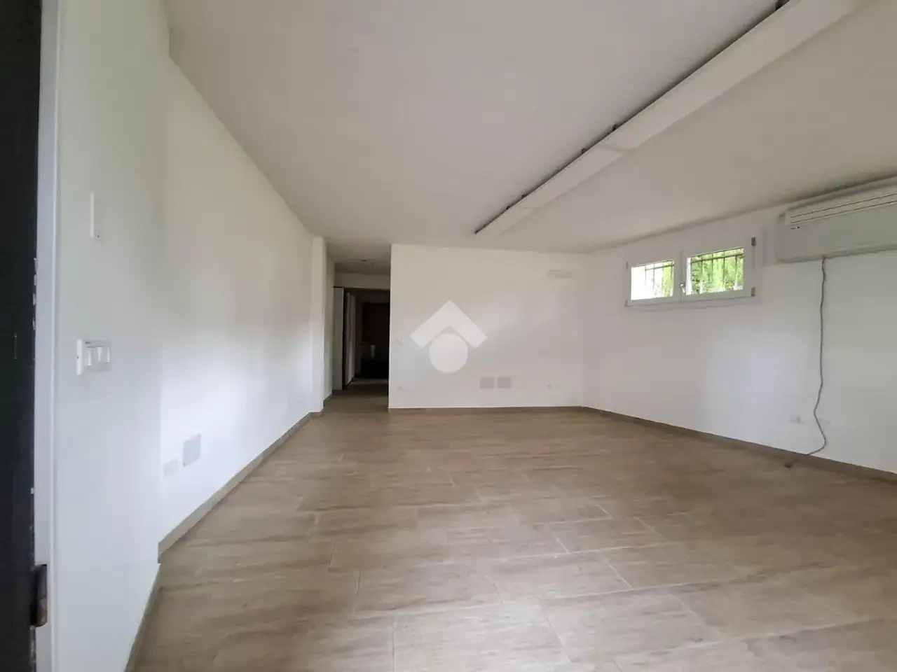 Ufficio in Via Giuseppe Verdi 13, Peschiera Del Garda, {3} - Foto 2