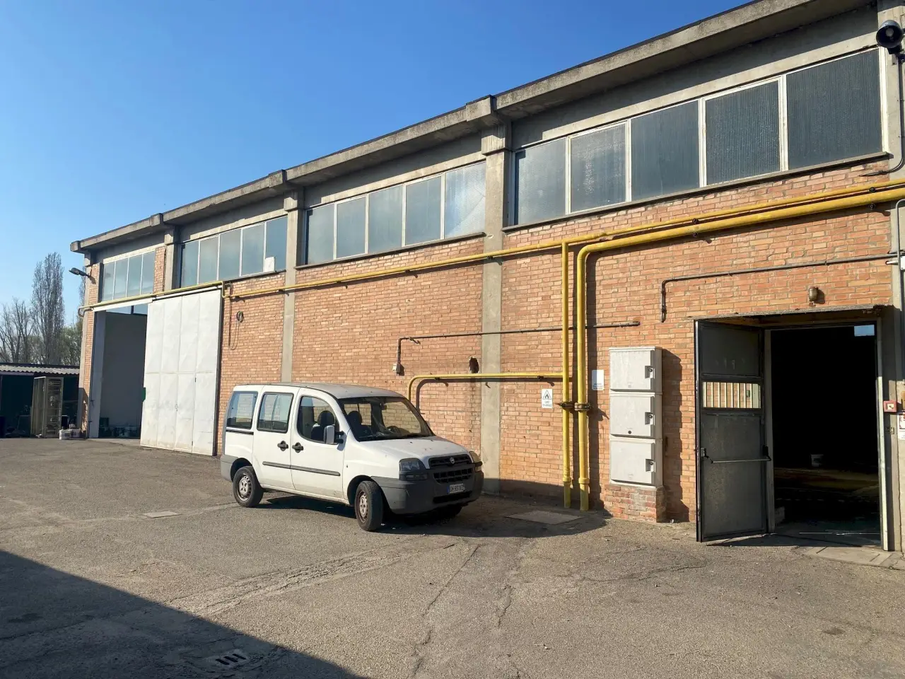 Capannone in Via Massarenti 36, Castel Maggiore, {3} - Foto 1