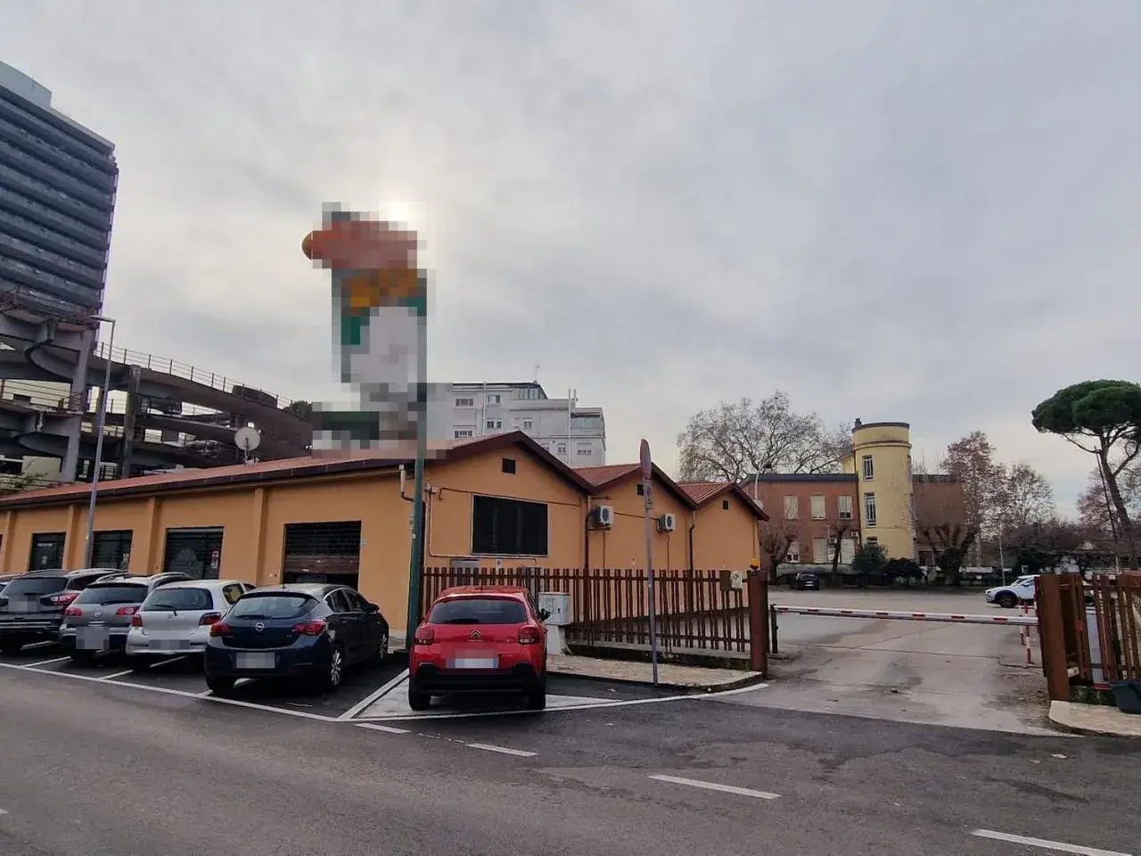 Ufficio in Piazzale De Matthaeis, 41, 03100 Frosinone Fr, Italia, Frosinone, {3} - Foto 2