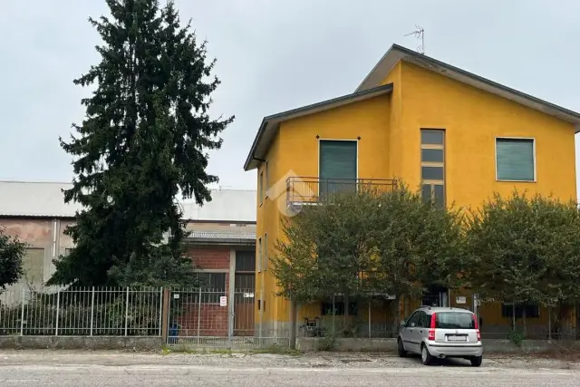 Appartamento in Strada Statale 9 Via Emilia 17, Melegnano - Foto 1