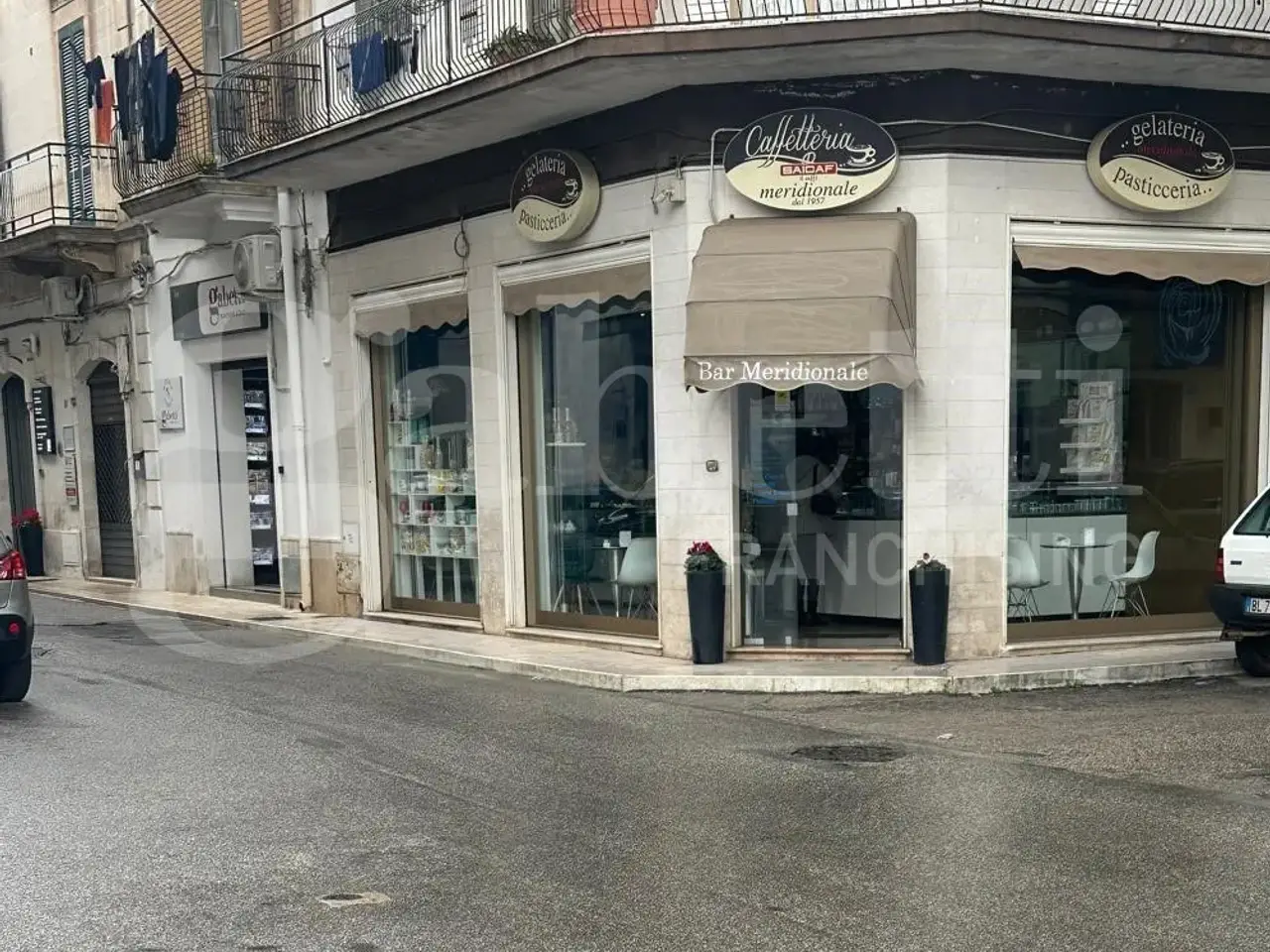 Bar in Via Angelo Pomes Sn, Ostuni, {3} - Foto 1