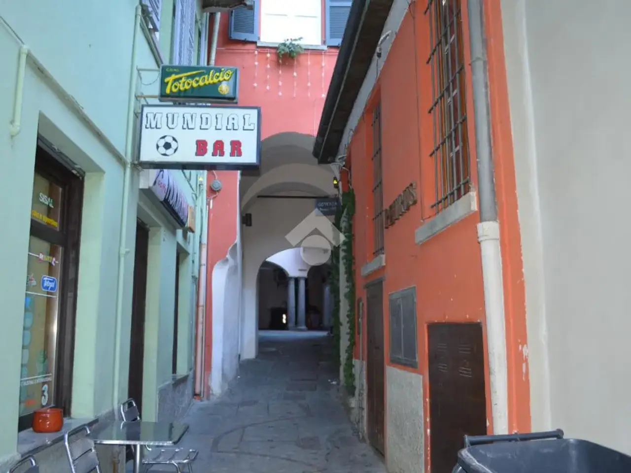Negozio in Via Meneghini 12, Sondrio, {3} - Foto 1