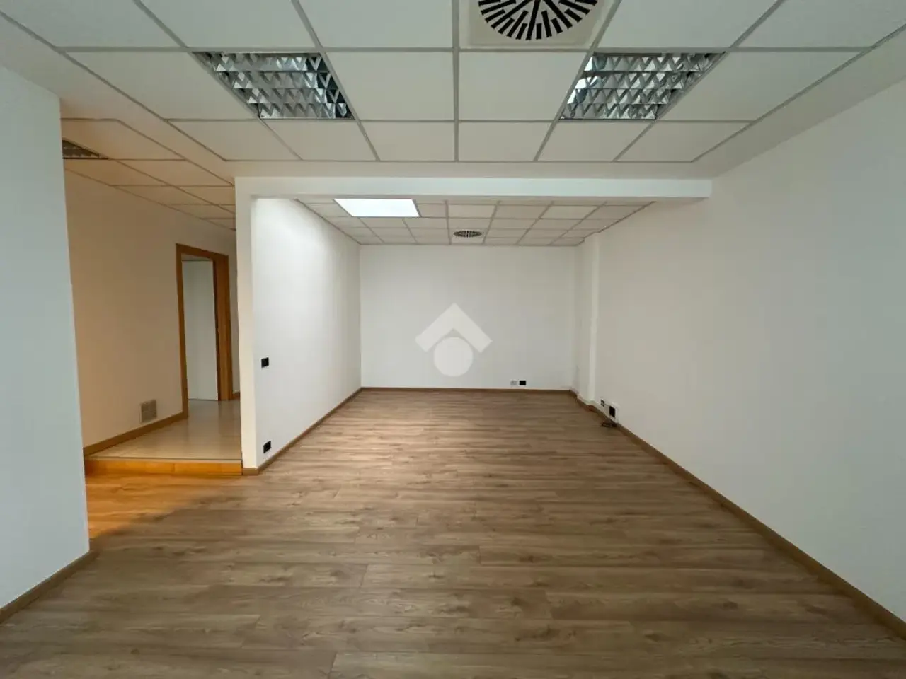 Ufficio in Via Circonvallazione Est 32, Castelfranco Veneto, {3} - Foto 2