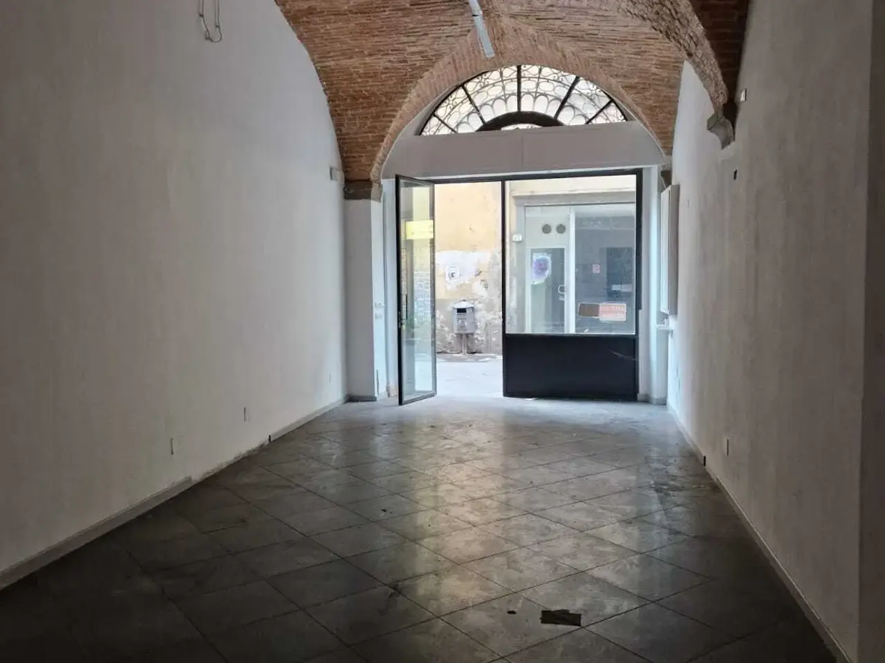 Capannone in Via Beccheria, Lucca, {3} - Foto 1