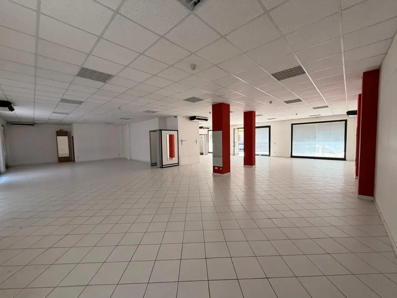 Negozio in Via Giuseppe Mazzini, 223, 63821 Porto Sant'Elpidio Fm, Italia, Porto Sant'Elpidio, {3} - Foto 1