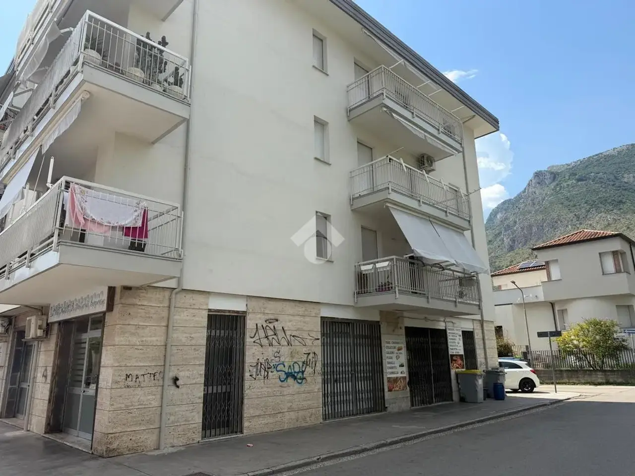 Negozio in Via Raffaello Sanzio 72, Venafro, {3} - Foto 1