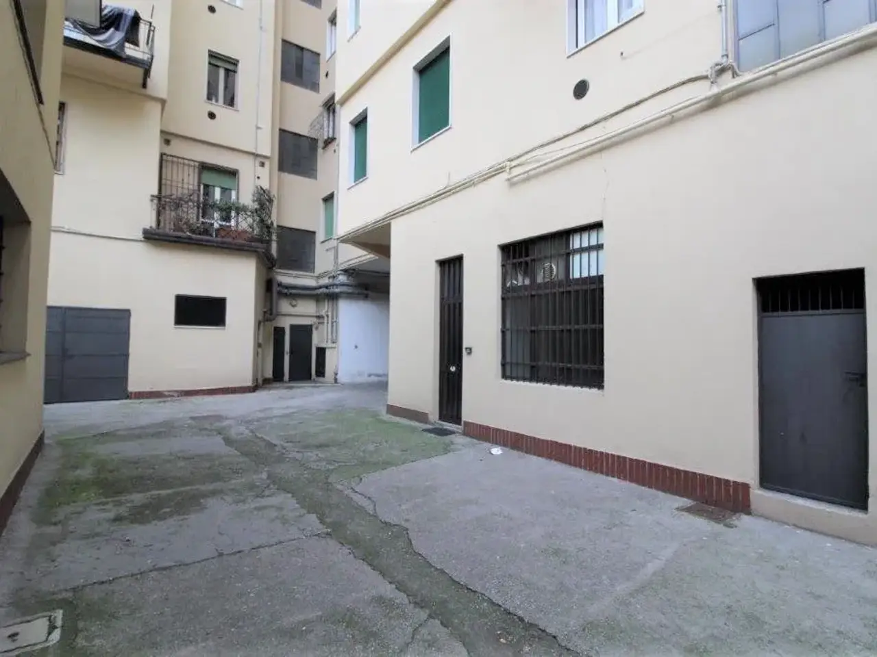 Magazzino in Via Massimo d'Azeglio 33, Brescia, {3} - Foto 2