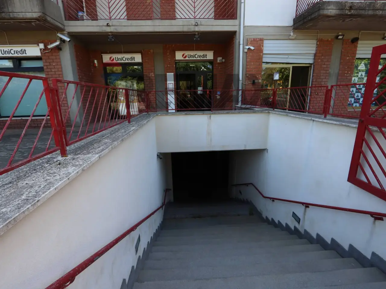 Esercizio commerciale in Via dei Vespri, Linguaglossa, {3} - Foto 2