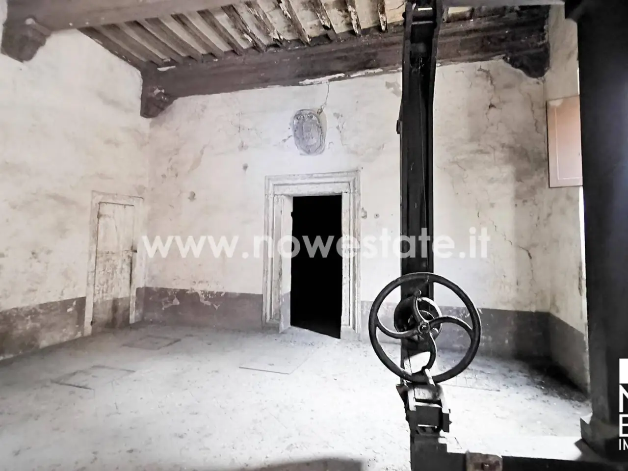Palazzina commerciale in Piazza Torre di Berta, Sansepolcro, {3} - Foto 1