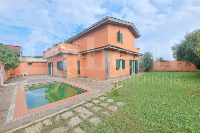 Villa in Via delle Ginestre 4, Aprilia - Foto 1