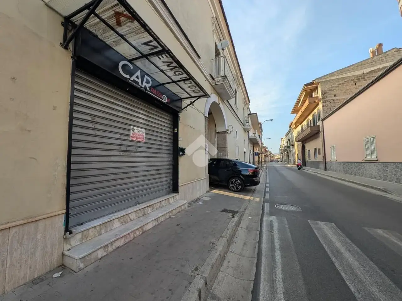Negozio in Via Marte 7, Marcianise, {3} - Foto 1