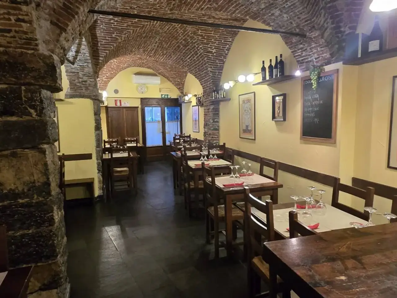 Negozio in Vicolo delle Vele 27r, Genova, {3} - Foto 1