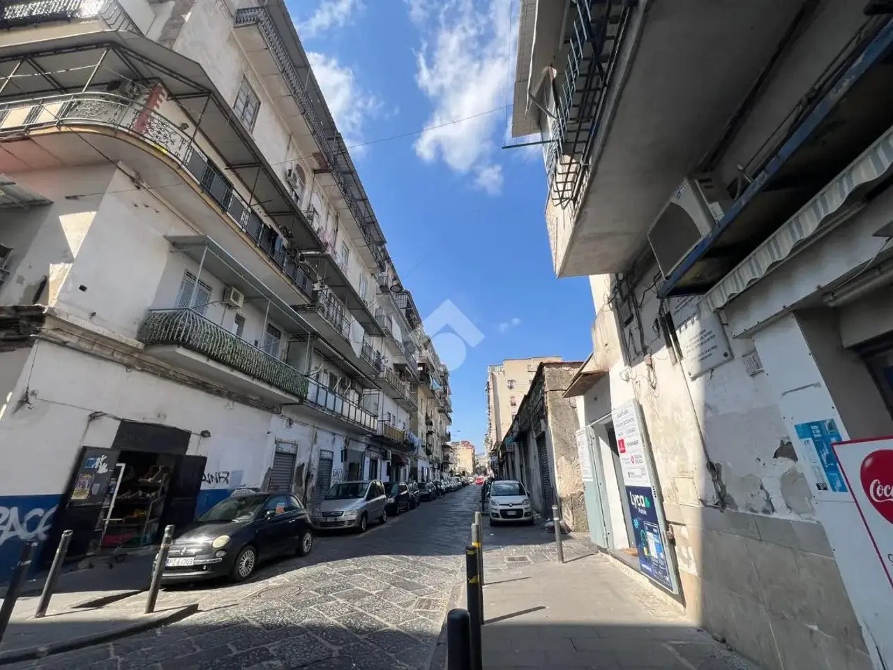 Magazzino in Via San Cosmo Fuori Porta Nolana 107, Napoli, {3} - Foto 2