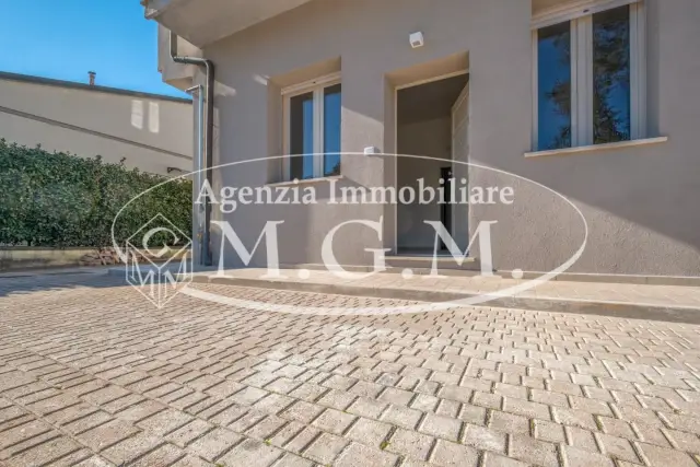 2-room flat in Chille Pacini 56031, Bientina - Photo 1