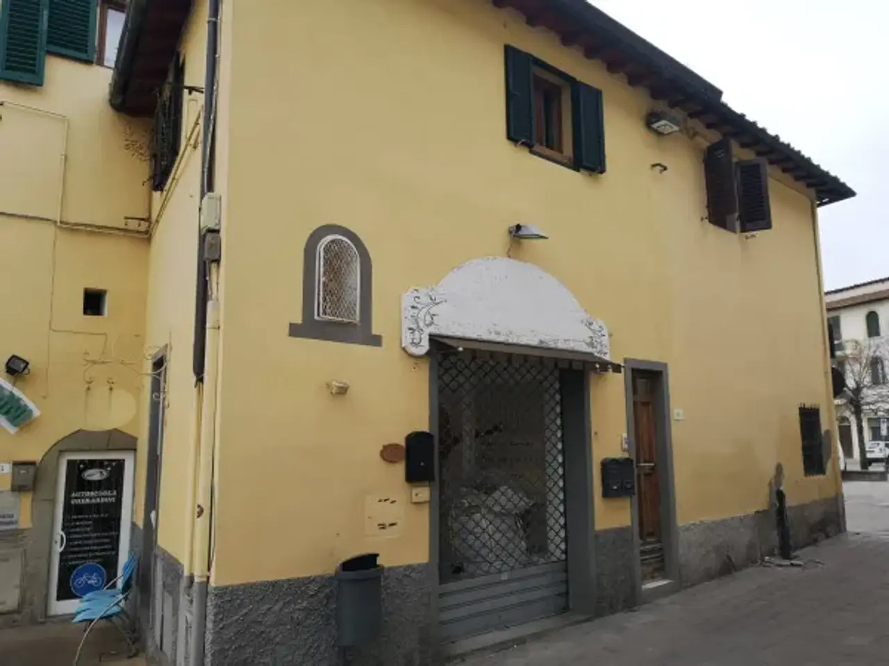 Negozio in Piazza fra' Ristoro 15, Campi Bisenzio, {3} - Foto 1