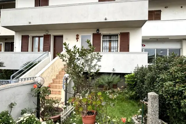 Villa a schiera in Viale Romagna 137, Fano - Foto 1