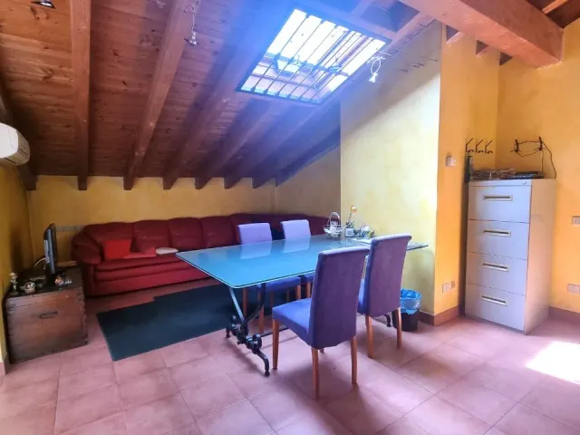 3-room flat in Via Grazia Deledda, Cavernago - Photo 1