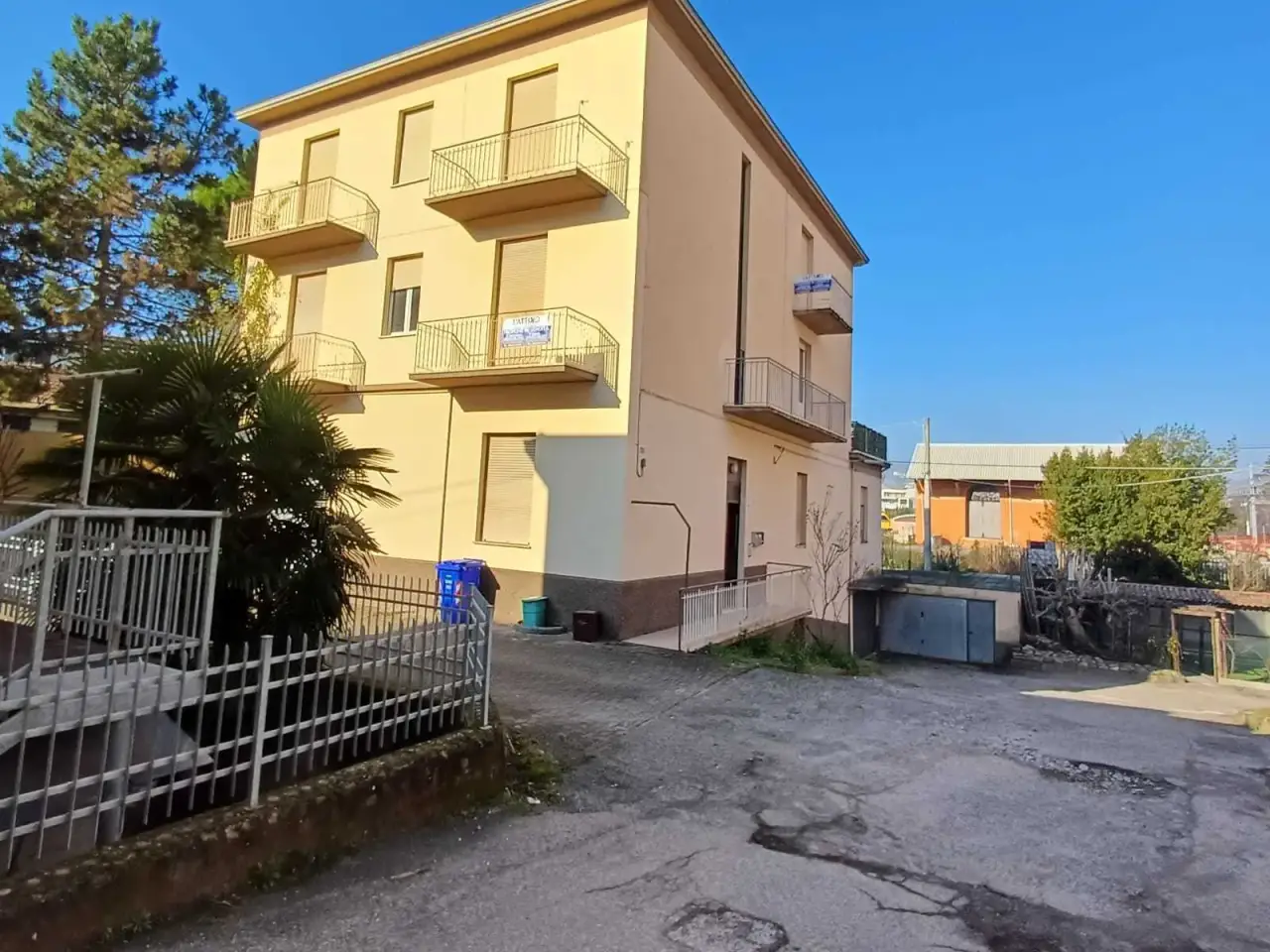 Parcheggio chiuso in , Fornovo Di Taro, {3} - Foto 1