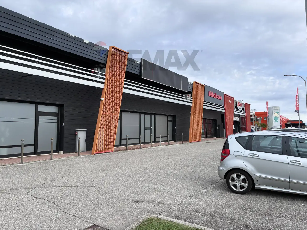 Negozio in Via Iseo 8, San Dona' Di Piave, {3} - Foto 1