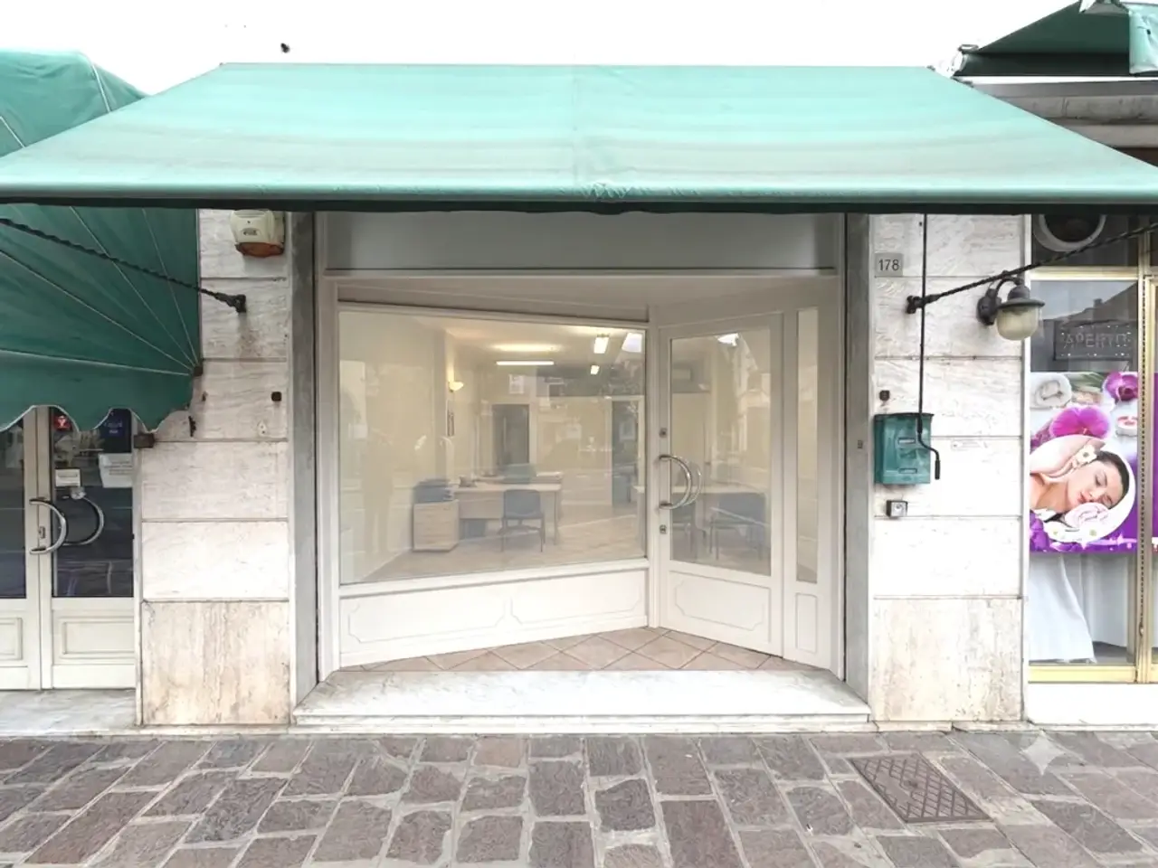Agenzia immobiliare in Via Aurelia 178, San Bartolomeo Al Mare, {3} - Foto 2