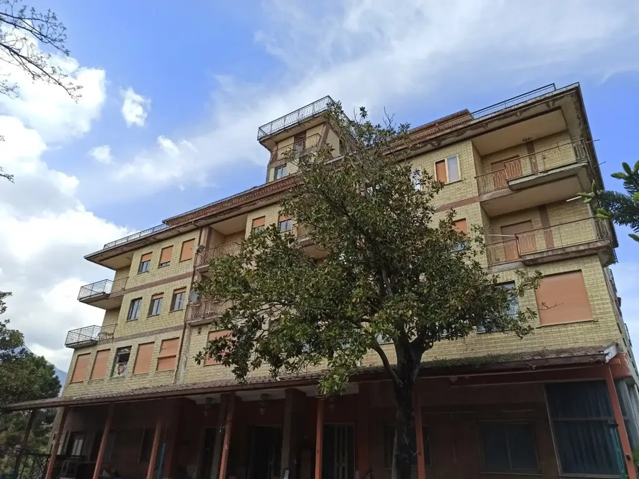 Palazzina commerciale in Contrada Serroni, Avellino, {3} - Foto 2