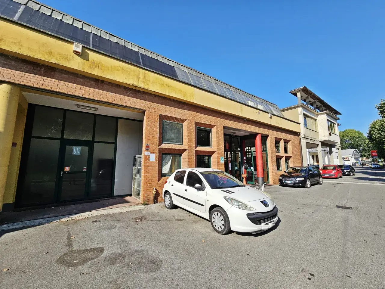 Palazzina commerciale in Via Sarzanese Sud, Massarosa, {3} - Foto 2