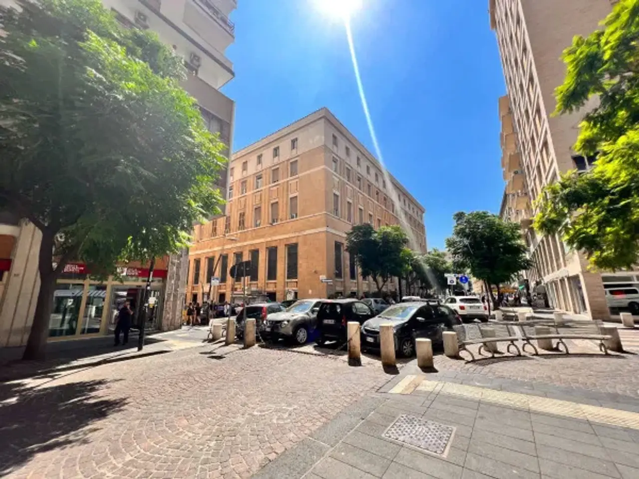 Negozio in Via Miguel Cervantes De Saavedra, Napoli, {3} - Foto 1