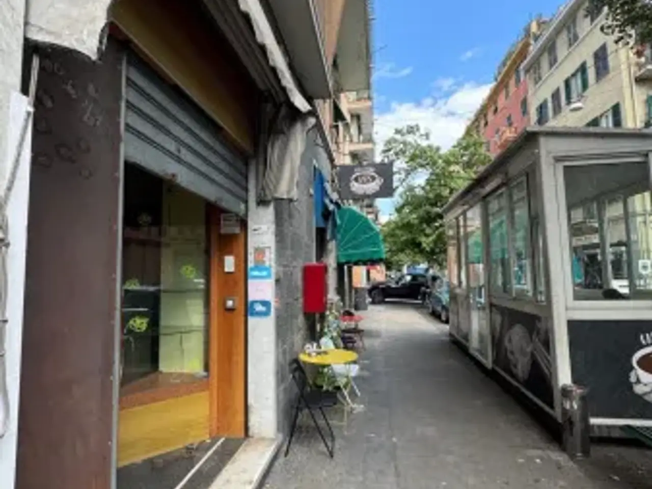 Negozio in Via Faliero Vezzani, Genova, {3} - Foto 1