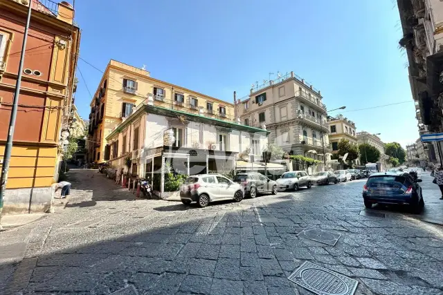 Gemeinschaftsbüro in Via Arco Mirelli, Napoli - Foto 1