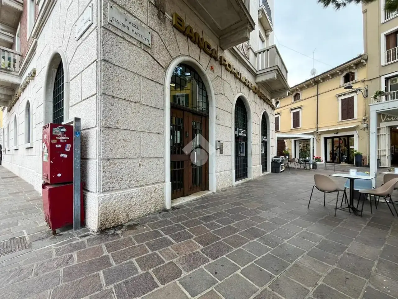 Palazzina commerciale in Piazza Giacomo Matteotti 1, Desenzano Del Garda, {3} - Foto 2