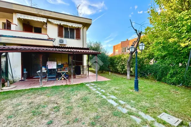 Terraced house in {3}, Via Luigi Einaudi 23 - Photo 1