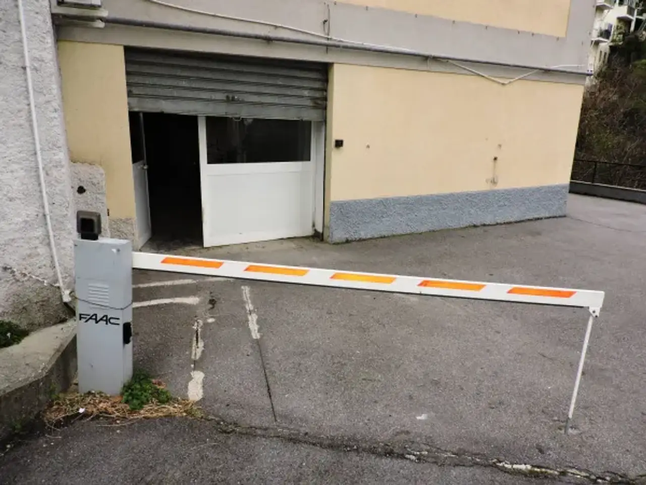 Magazzino in Via Sant'Alberto 49r, Genova, {3} - Foto 1
