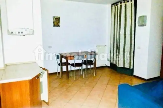 2-room flat in Via 4 Novembre, Alzano Lombardo - Photo 1