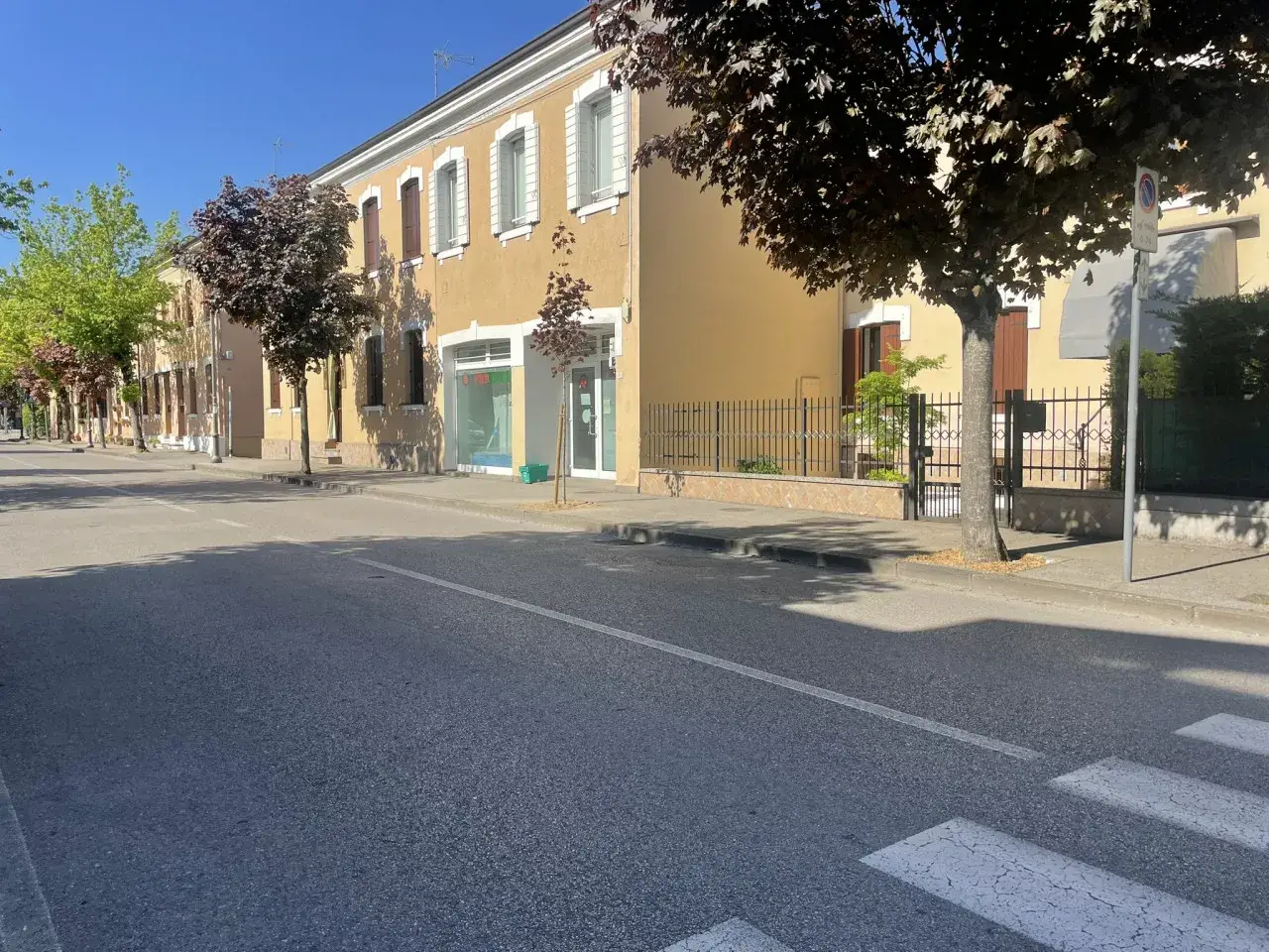 Negozio in Viale Roma, Battaglia Terme, {3} - Foto 2
