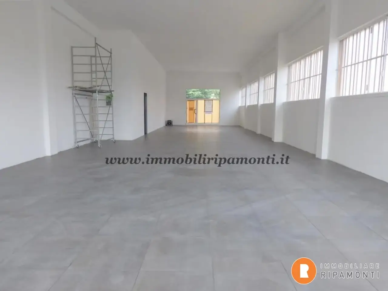 Capannone in Via Achille Grandi, Lecco, {3} - Foto 1