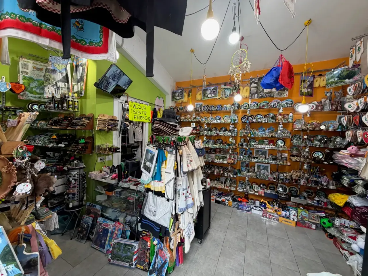 Esercizio commerciale in Via Giuseppe Vasi Snc, Terni, {3} - Foto 2