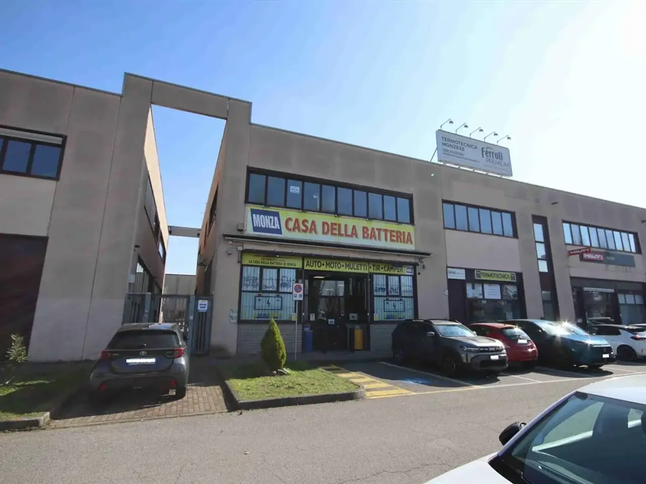 Ufficio in Viale Gian Battista Stucchi 62, Monza, {3} - Foto 1