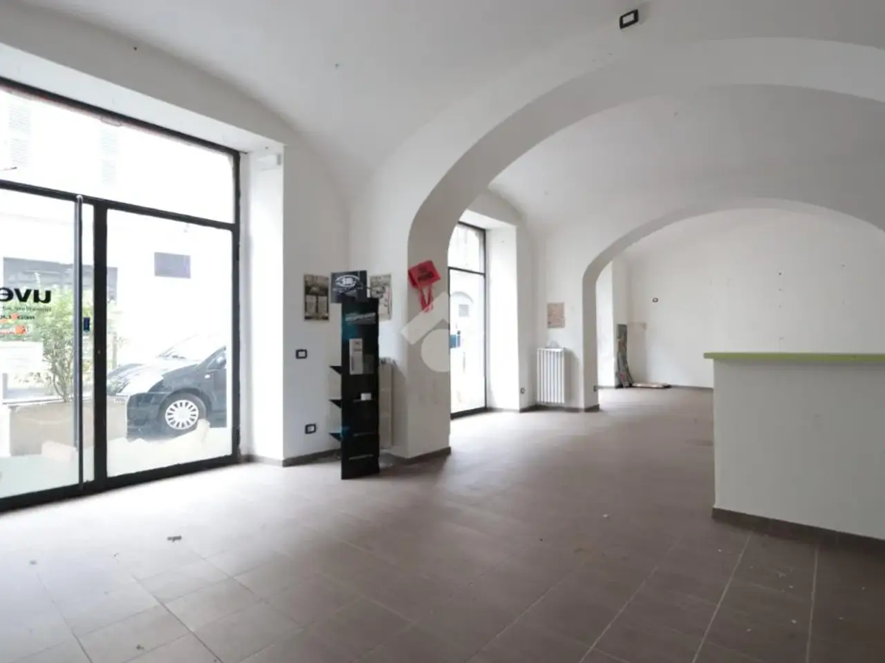 Negozio in Via Vochieri 23, Alessandria, {3} - Foto 1
