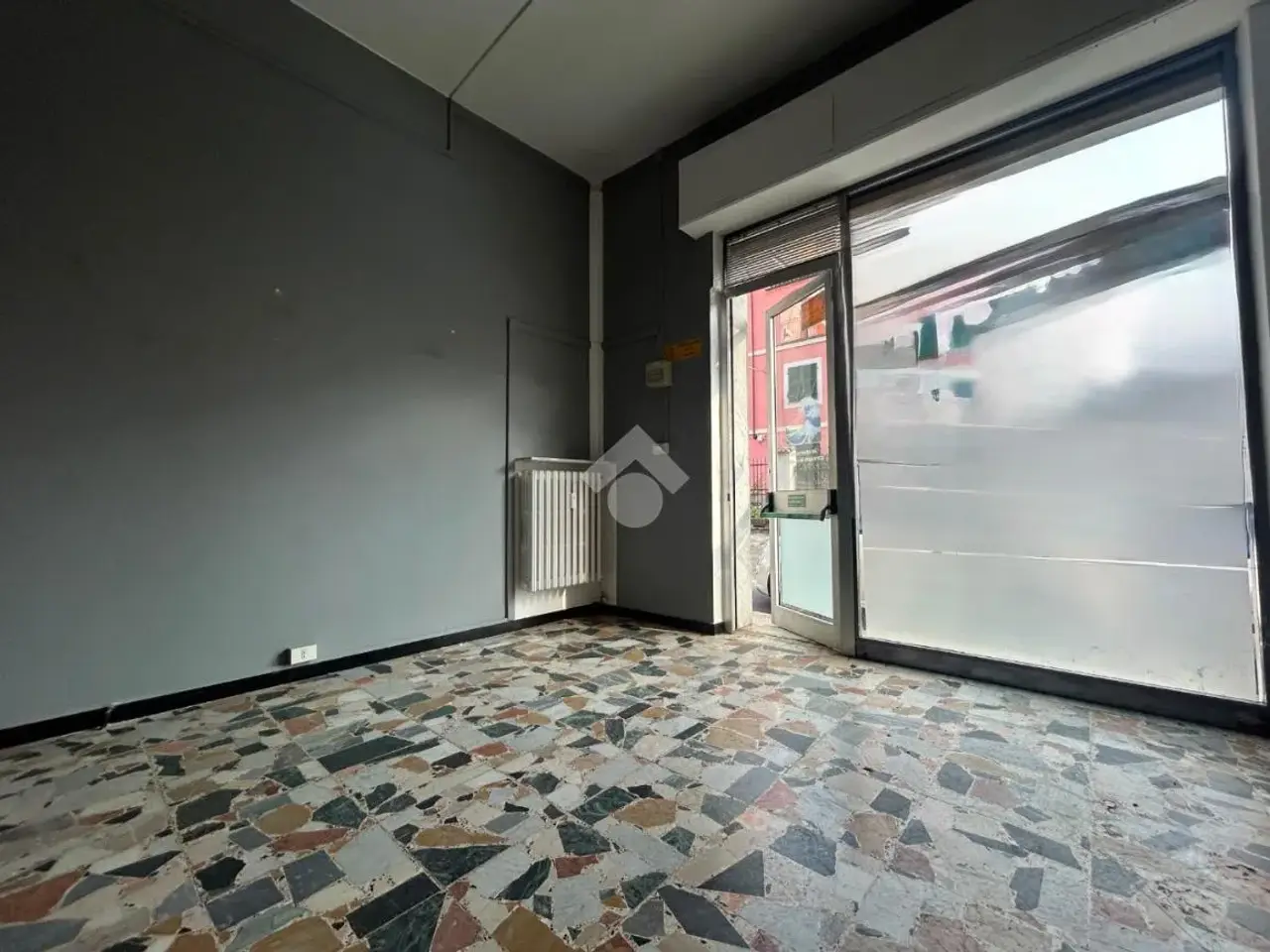 Negozio in Via Felice Cavallotti 56, Novi Ligure, {3} - Foto 2