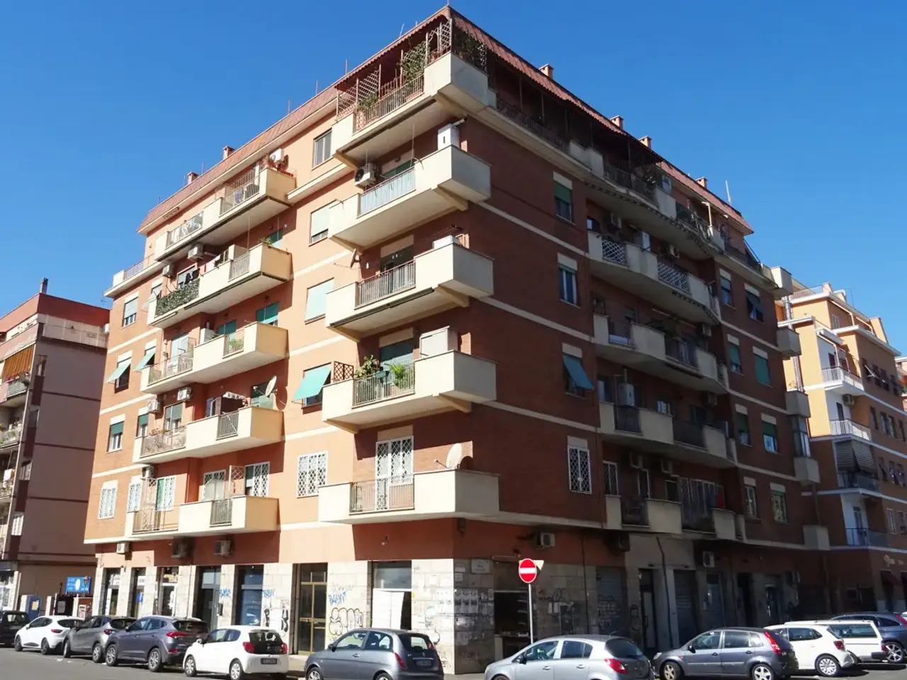 Negozio in Via delle Acacie 19, Roma, {3} - Foto 1