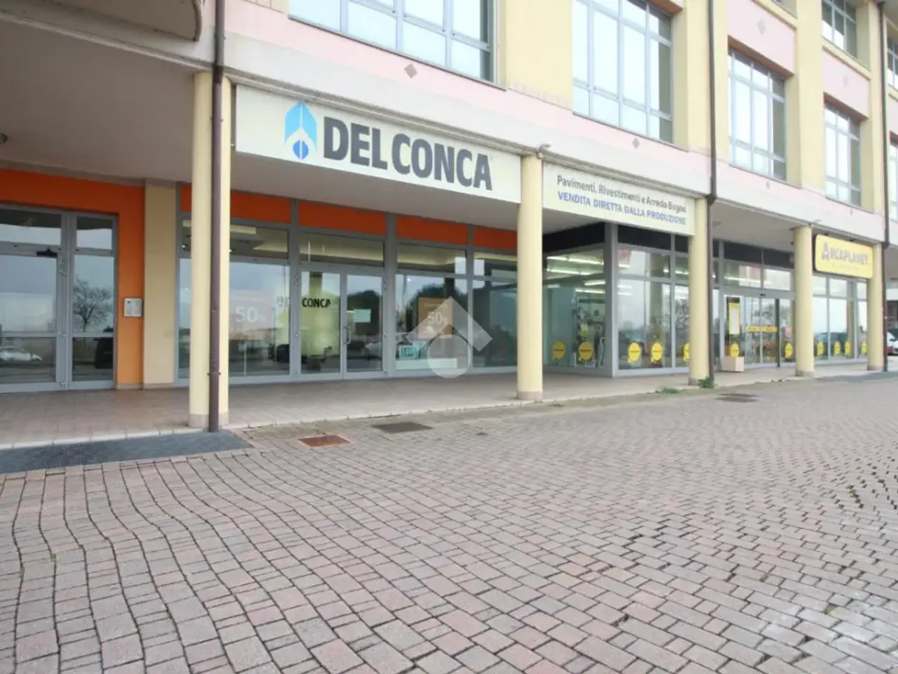 Capannone in Via Corfù 20, Cesena, {3} - Foto 1