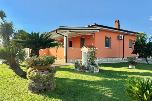 Mansion in Strada Regionale Pontina, Terracina - Photo 1