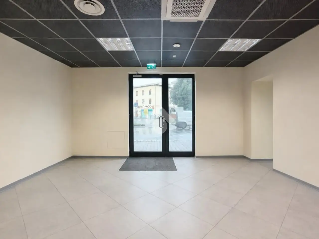 Negozio in Piazza Guerrazzi 7, Pisa, {3} - Foto 1